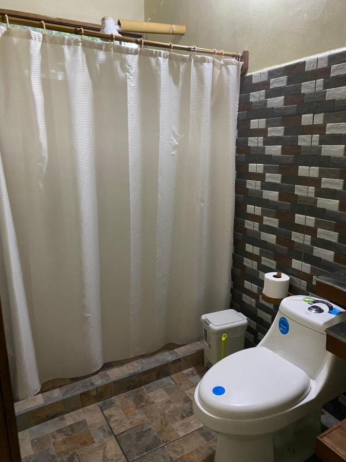 Jazlyn Lodge & Tours パケラ エクステリア 写真