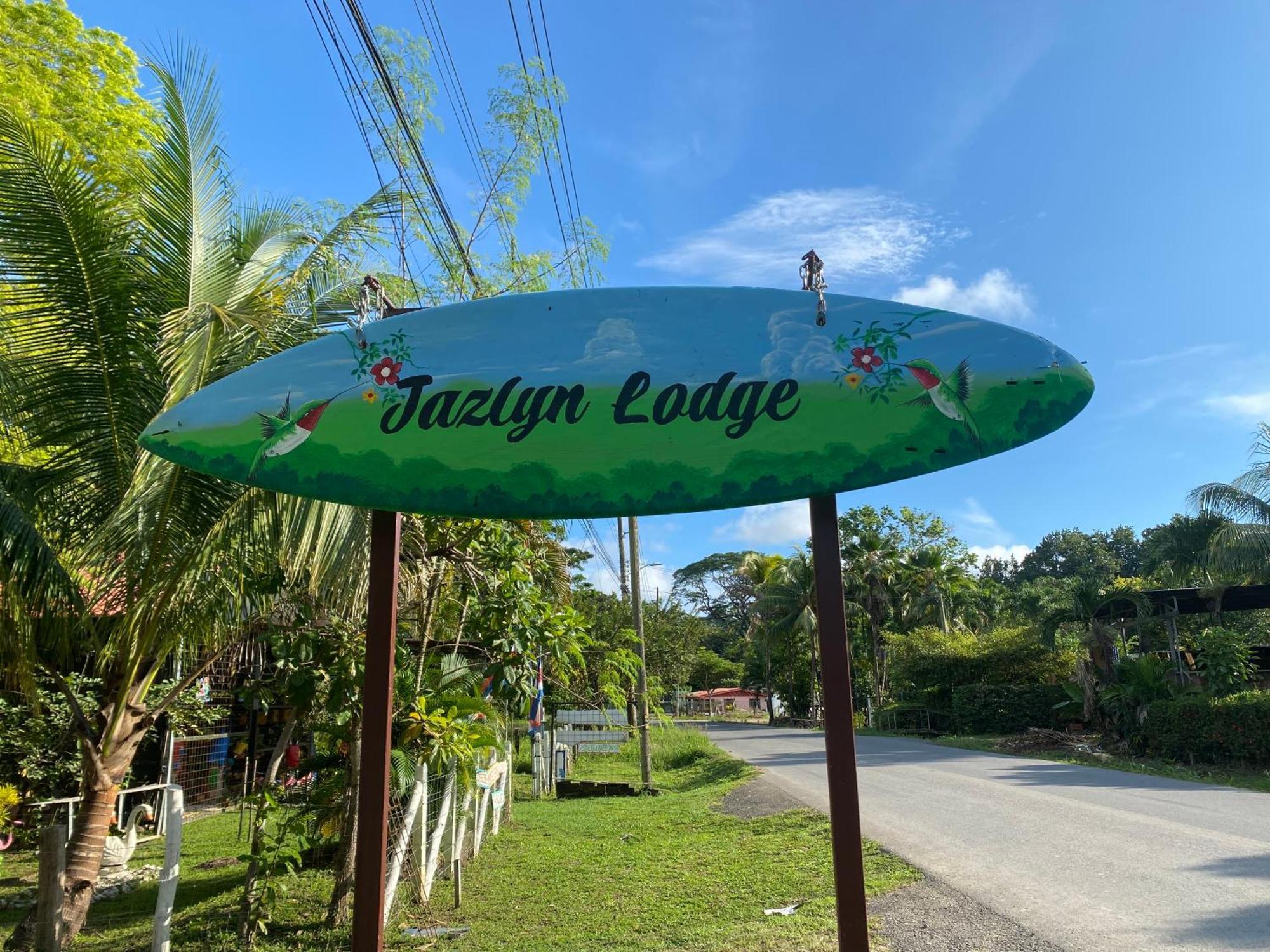 Jazlyn Lodge & Tours パケラ エクステリア 写真